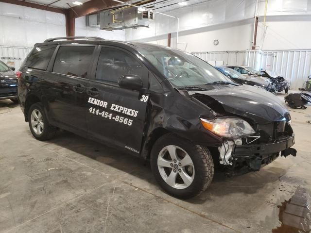 2020 Toyota Sienna LE