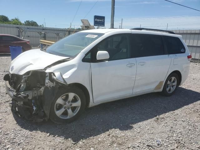 2014 Toyota Sienna LE