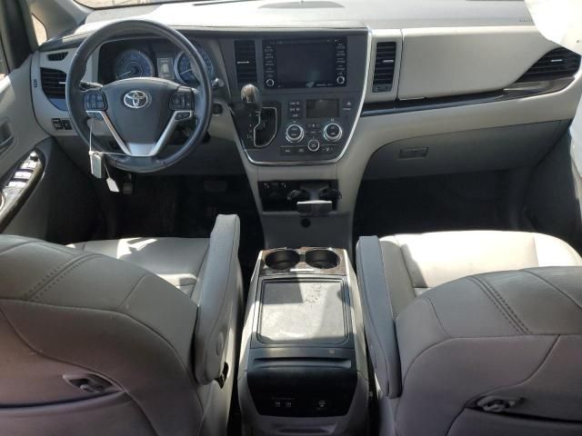 2019 Toyota Sienna XLE