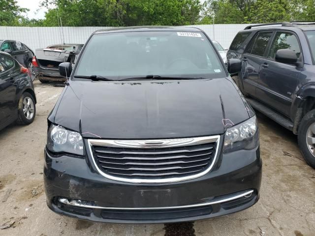 2015 Chrysler Town & Country S