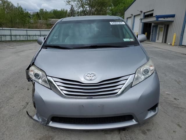 2016 Toyota Sienna LE