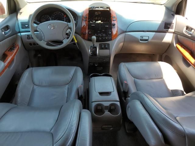 2010 Toyota Sienna XLE