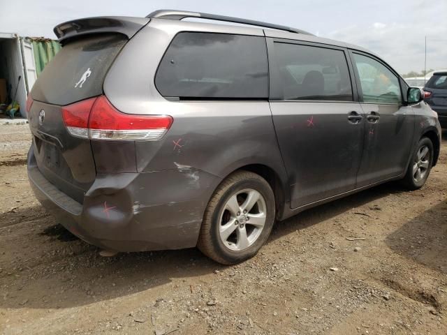 2013 Toyota Sienna LE