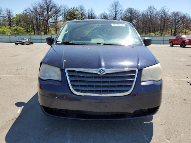 2010 Chrysler Town & Country LX