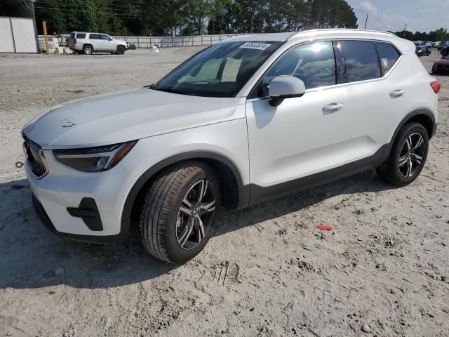 2024 Volvo XC40 Core