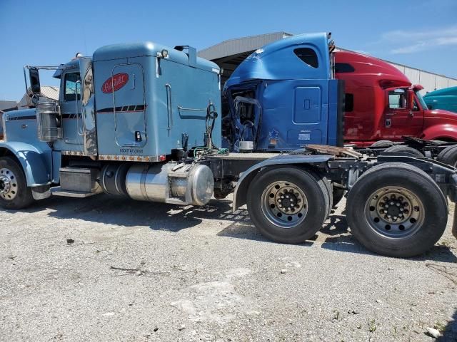 2015 Peterbilt 389