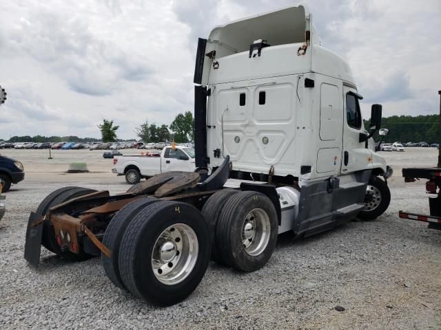 2015 Freightliner Cascadia 125