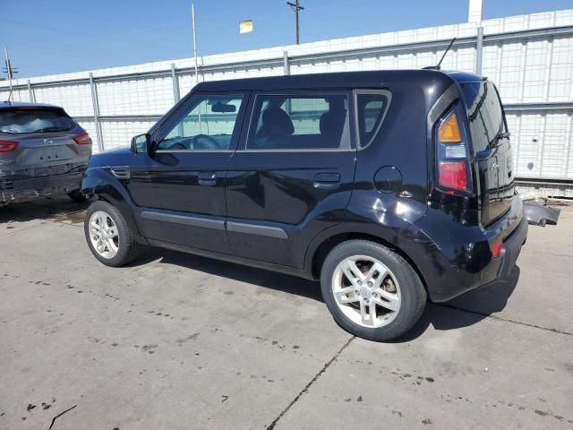 2010 KIA Soul +