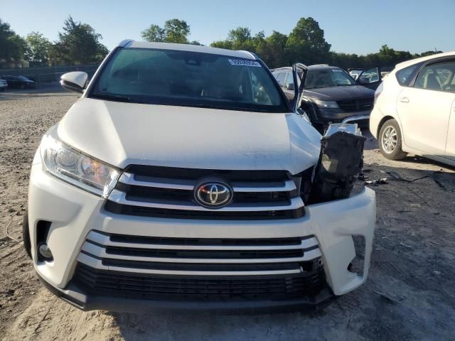 2019 Toyota Highlander SE