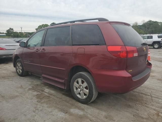 2004 Toyota Sienna XLE