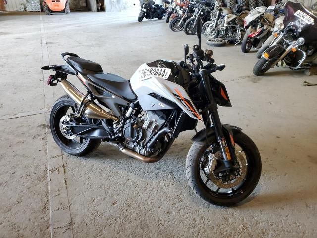 2023 KTM 790 Duke