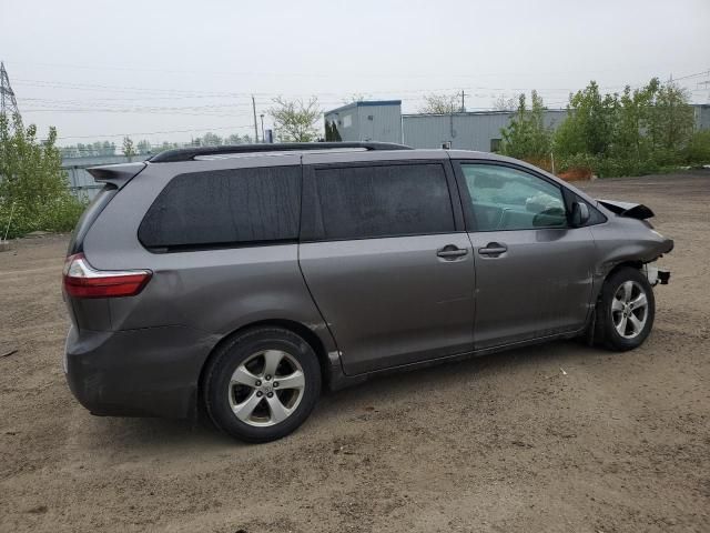 2017 Toyota Sienna LE