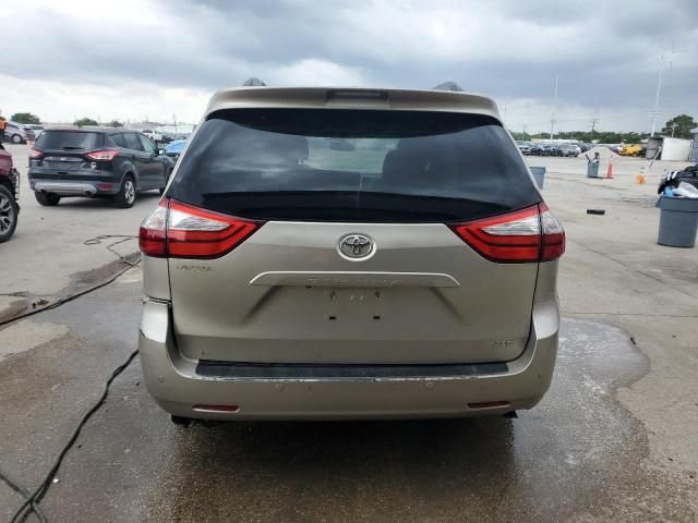 2015 Toyota Sienna XLE