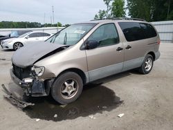 Toyota Sienna LE salvage cars for sale: 1998 Toyota Sienna LE