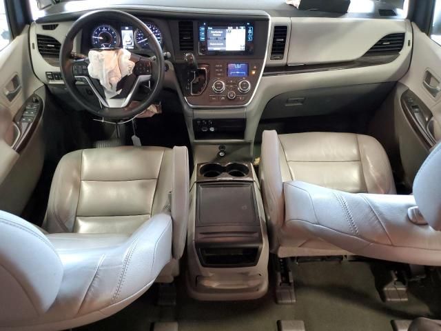 2017 Toyota Sienna XLE