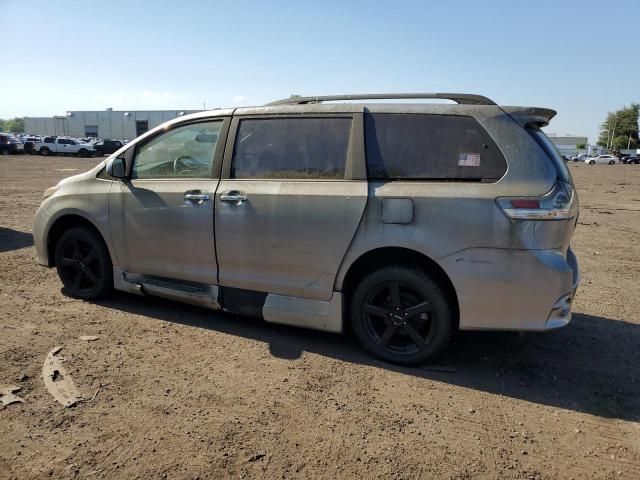 2013 Toyota Sienna Sport