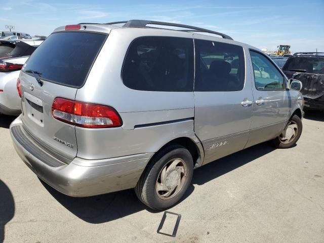 2002 Toyota Sienna LE