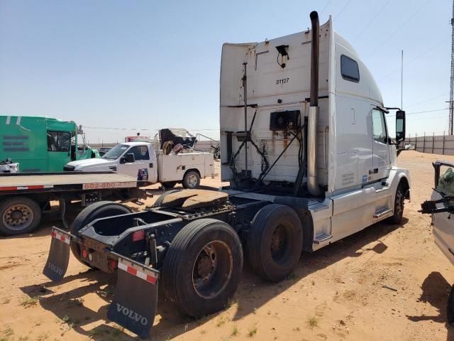 2013 Volvo VN VNL