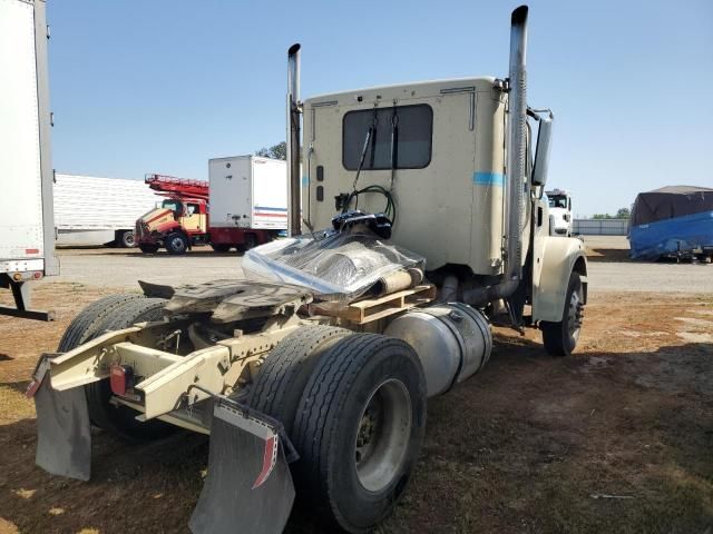 2013 Freightliner Conventional Coronado 132