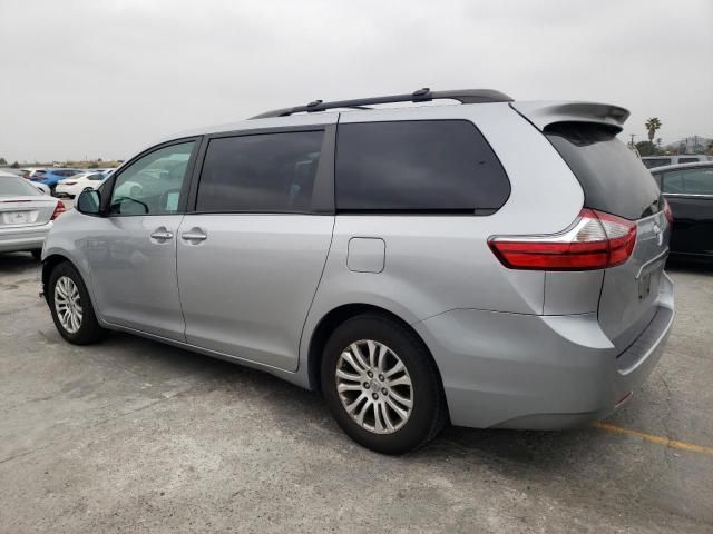 2017 Toyota Sienna XLE