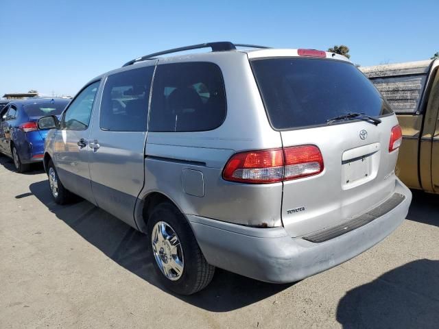 2003 Toyota Sienna LE