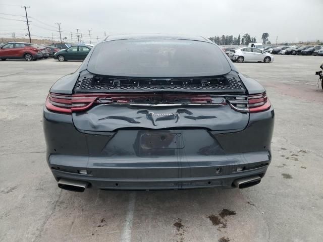 2018 Porsche Panamera 4