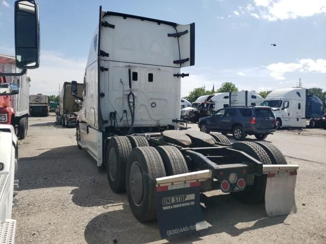 2021 Freightliner Cascadia 126