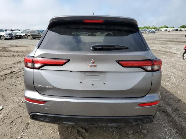 2022 Mitsubishi Outlander SE