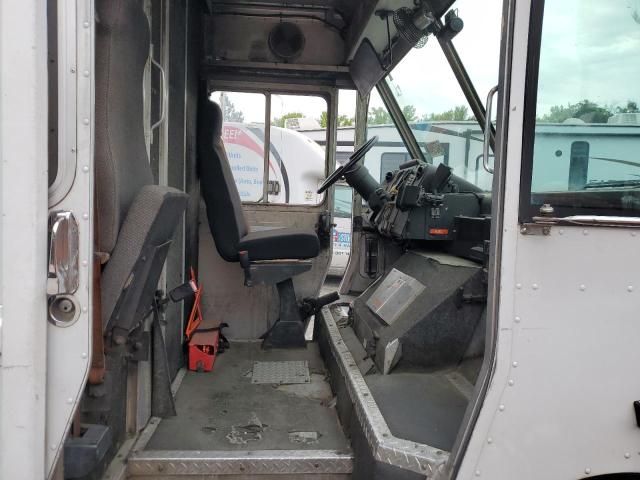 1998 Freightliner Chassis M Line WALK-IN Van