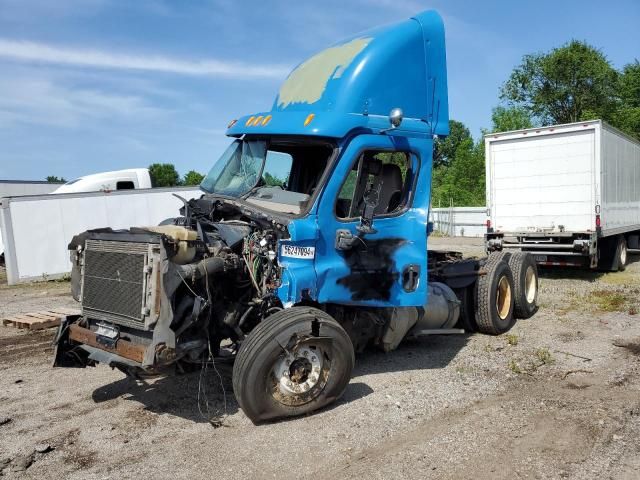 2013 Freightliner Cascadia 125