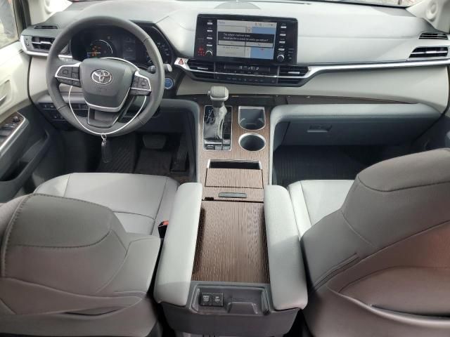 2023 Toyota Sienna XLE