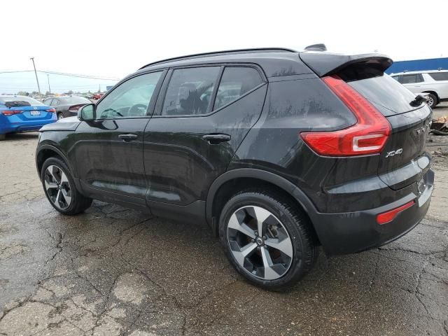 2024 Volvo XC40 Core