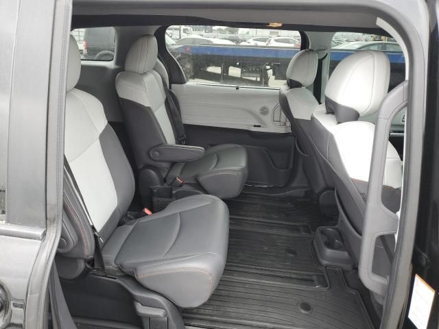 2022 Toyota Sienna XSE