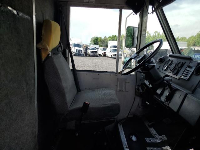 2000 Freightliner Chassis M Line WALK-IN Van