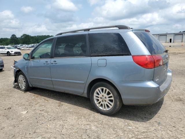 2010 Toyota Sienna XLE