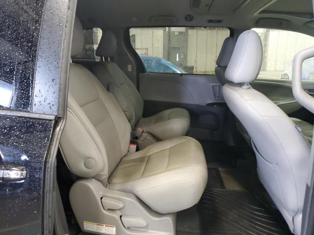 2015 Toyota Sienna XLE