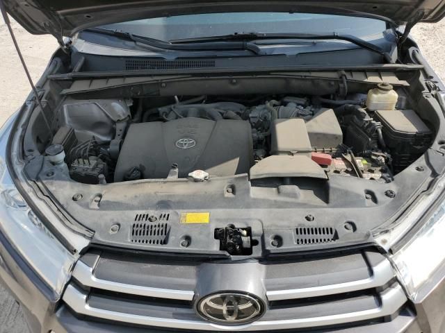 2018 Toyota Highlander SE