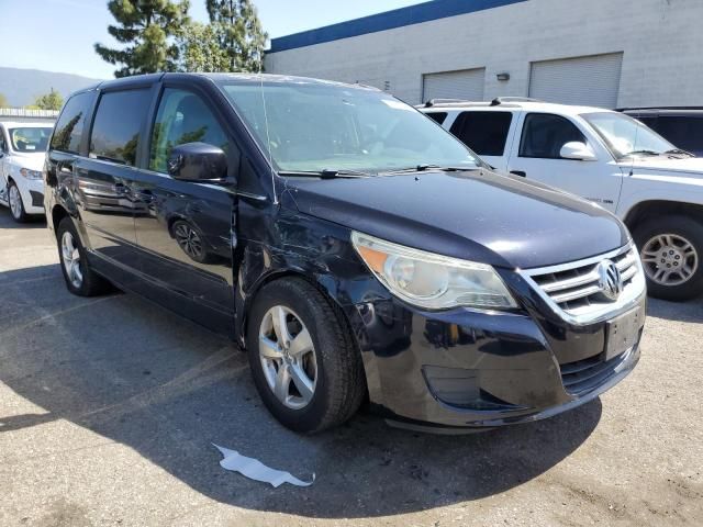 2010 Volkswagen Routan SE