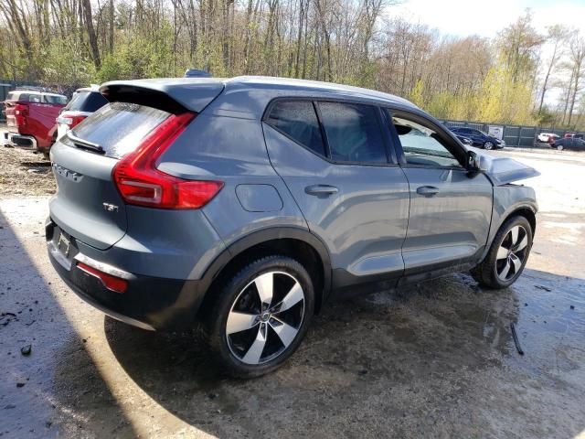 2020 Volvo XC40 T5 Momentum