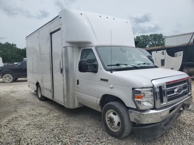 2022 Ford Econoline E350 Super Duty Cutaway Van