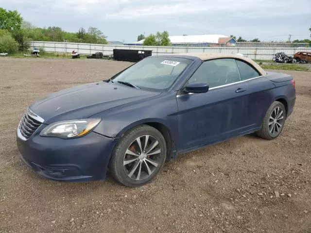 2013 Chrysler 200 Touring