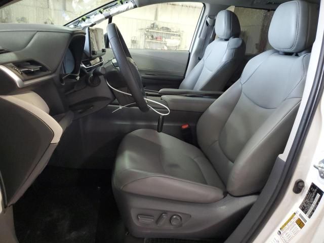 2021 Toyota Sienna XLE