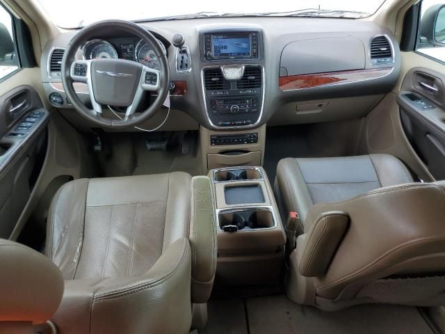 2012 Chrysler Town & Country Touring L