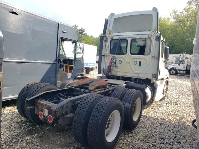 2021 Freightliner Cascadia 126