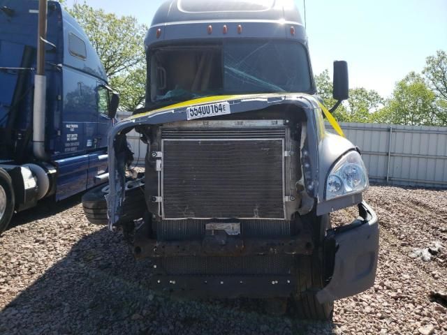 2011 Freightliner Cascadia 125