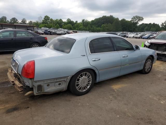 2006 Lincoln Town Car Signature Limited