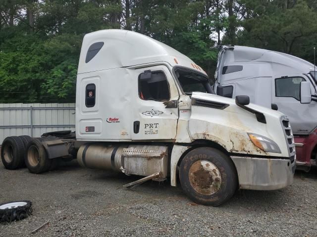 2020 Freightliner Cascadia 126