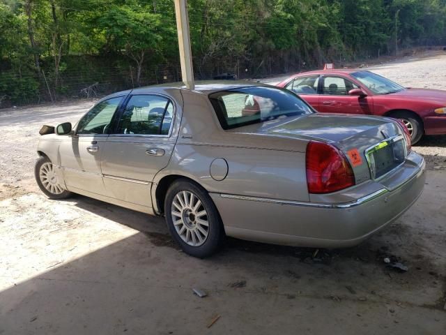 2005 Lincoln Town Car Signature