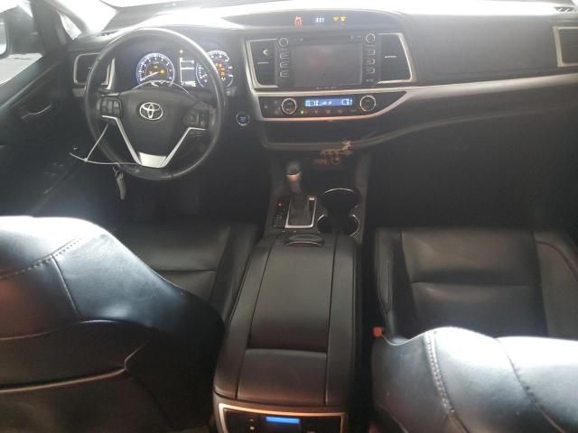 2019 Toyota Highlander SE