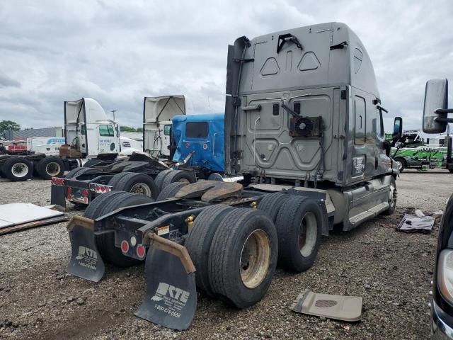 2012 Freightliner Cascadia 125